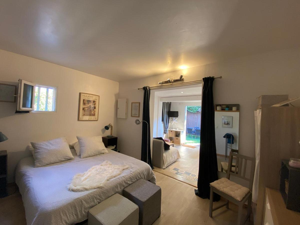 Agreable Studio Proche Sttropez Piscine Et Tennis Gassin Exterior photo